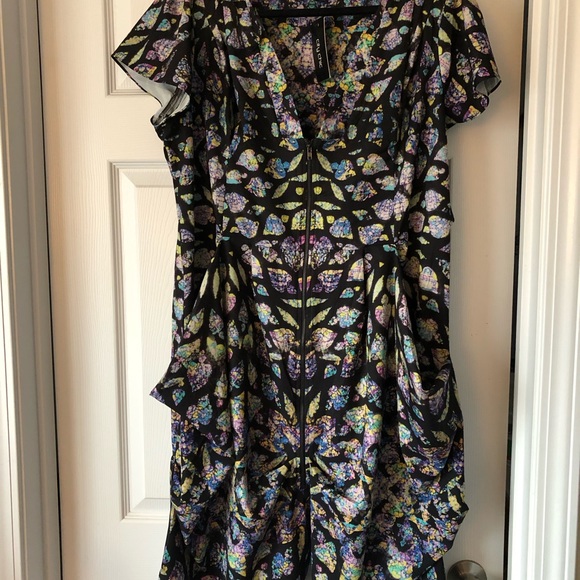 NWT City Chic Zip Front Tunic in Window print size 18 - Picture 3 of 4